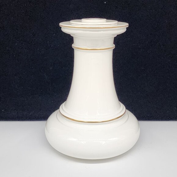 Vintage Lamp Base White Gold Trim 9" Tall 7" Diameter Lamp Parts Stiffel - Picture 4 of 7